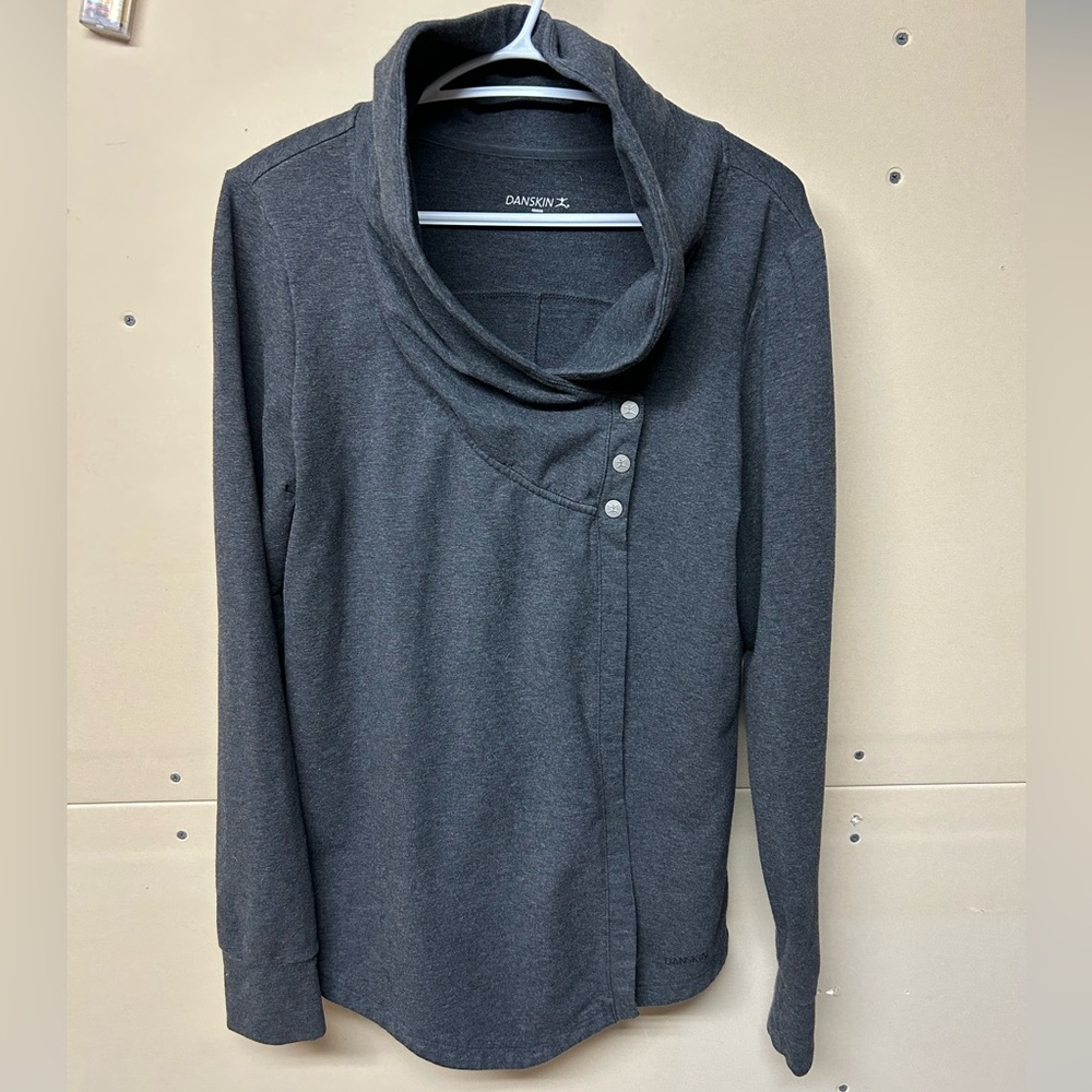 2/$20❤️- SWEATER | Women’s Danskin athletic sweater size large